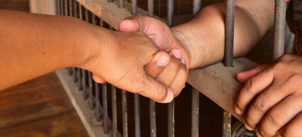 Can A Felon Visit An Inmate In Jail?